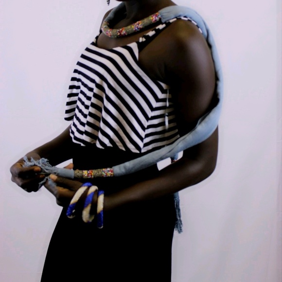 Scarfs - Picture 2 of 3